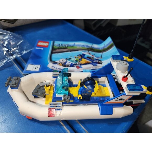 LEGO 60045 CITY Police Patrol Boat 90% w/ mini figure and instructions - Picture 1 of 5